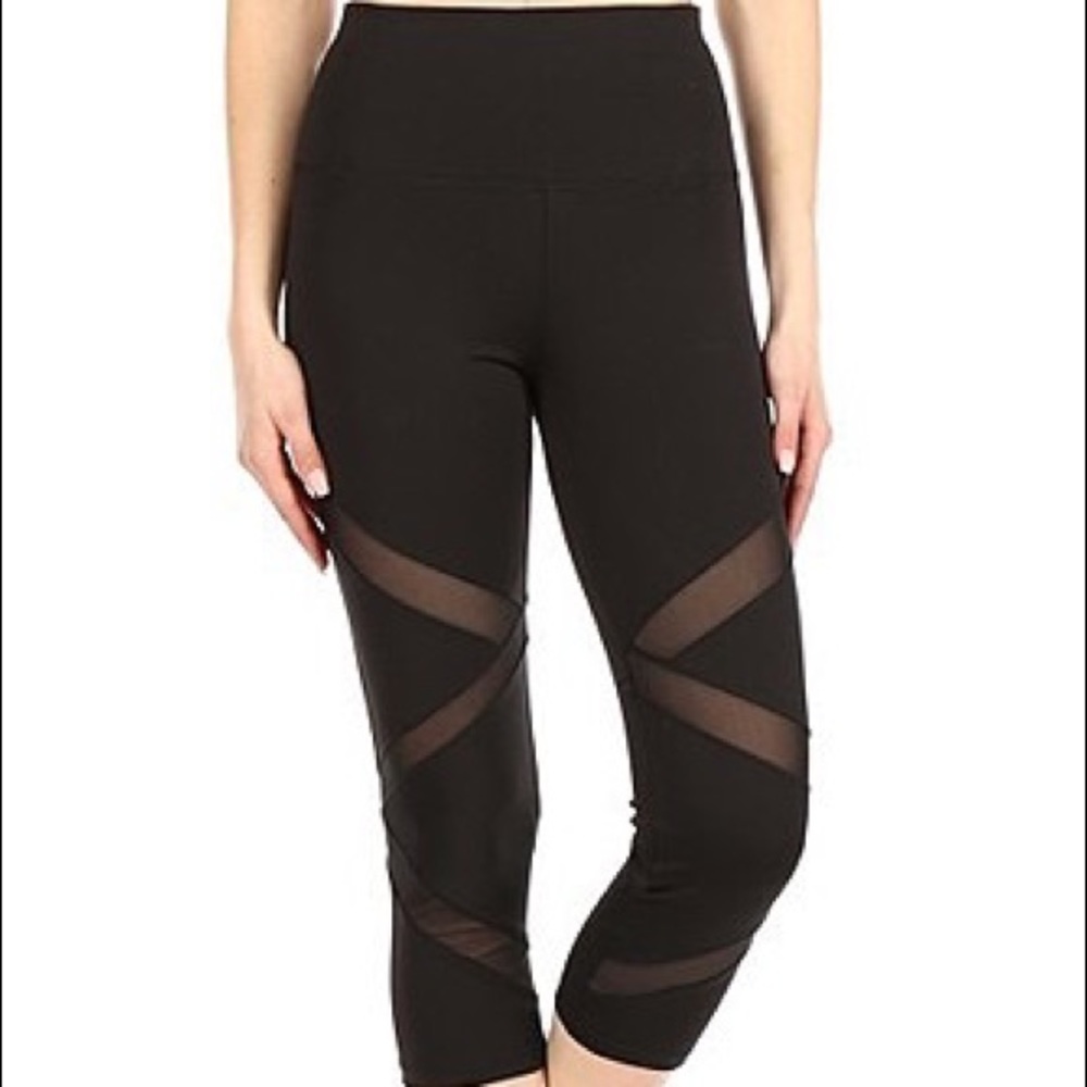 Black capris